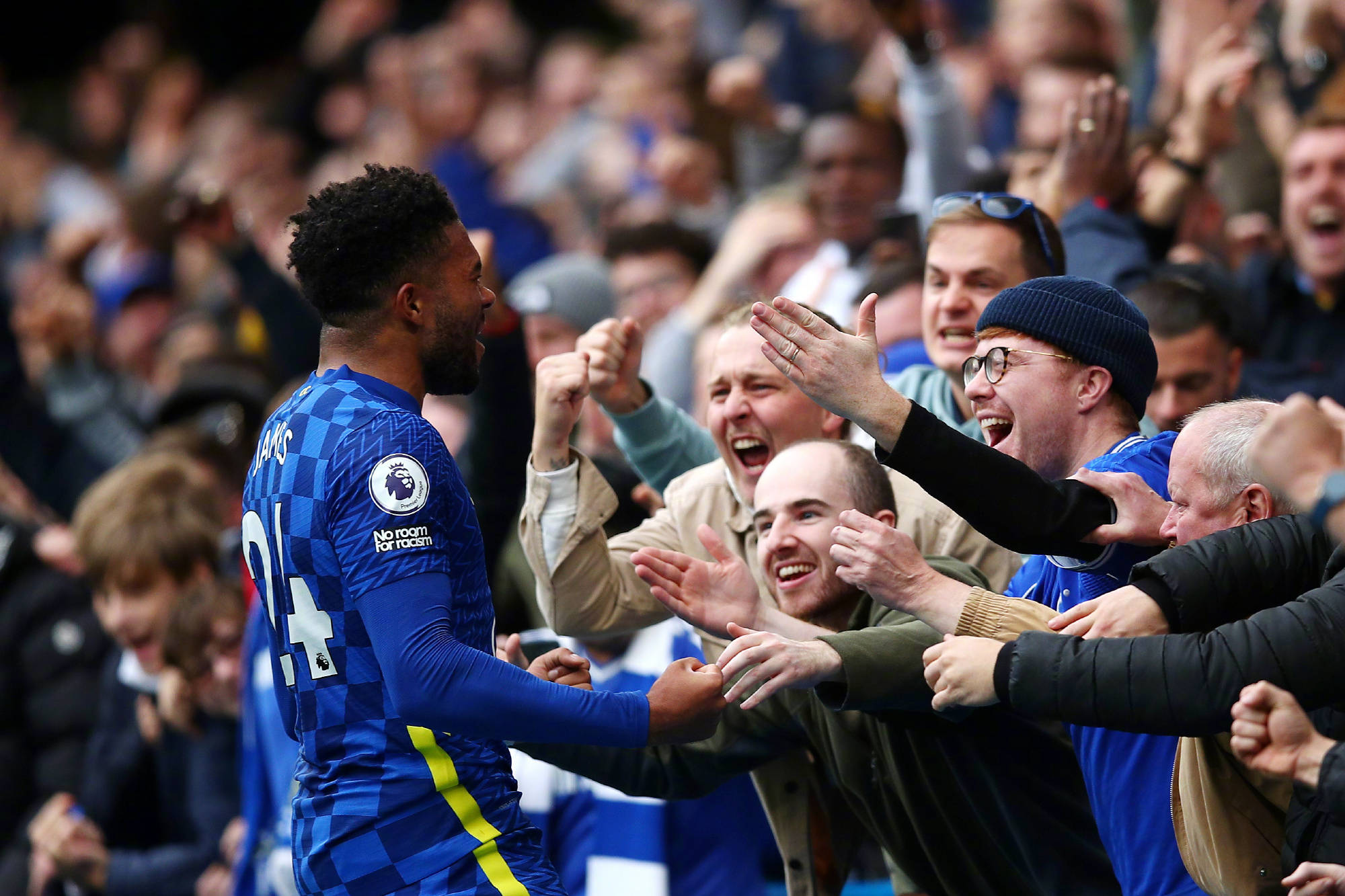 赛后社媒讨 赛后社媒讨